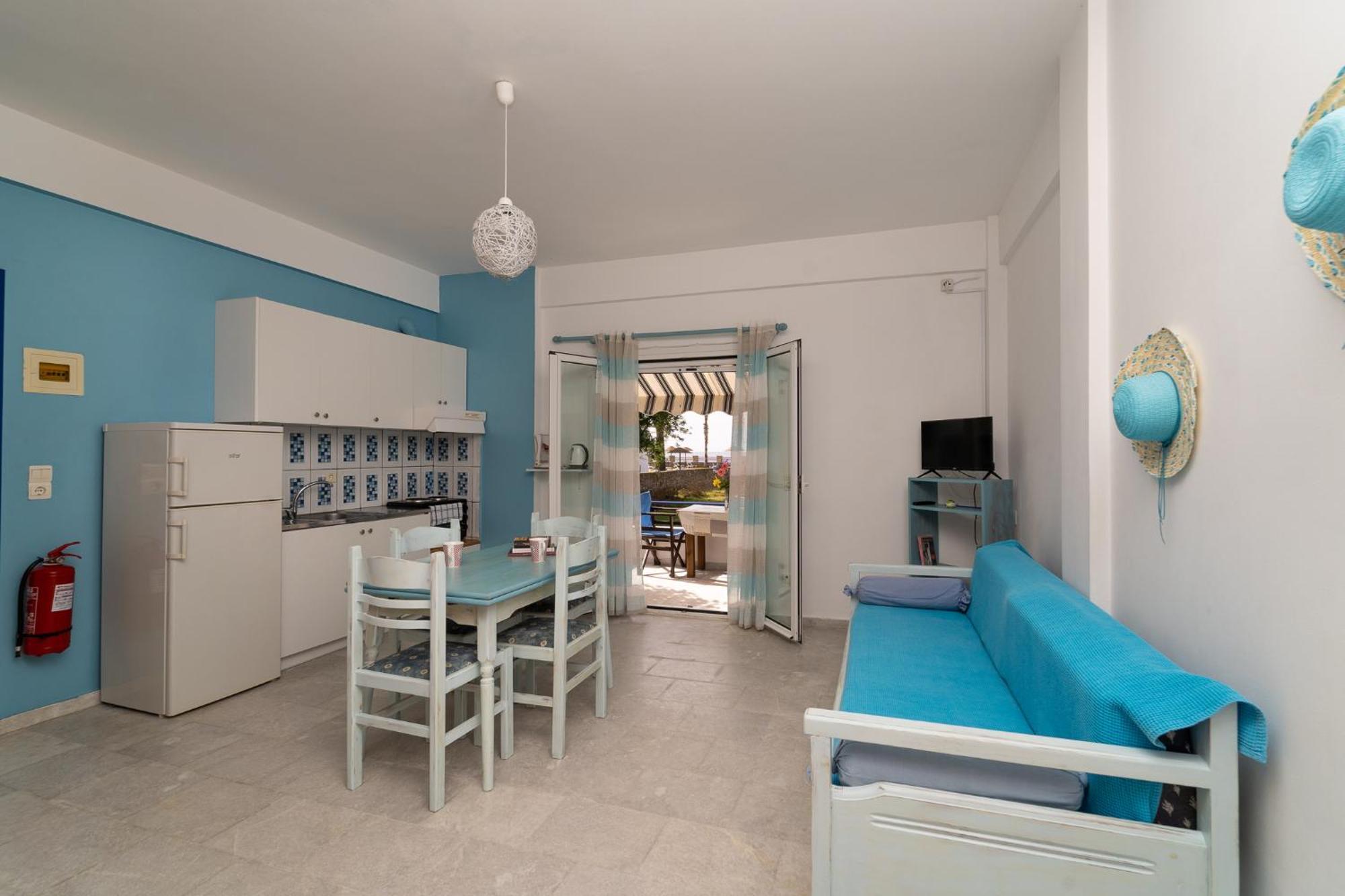 Blue Houses Apartments Foinikounda Extérieur photo